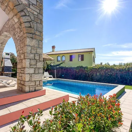 Lumare Aura - Pool, Garden, Bbq *