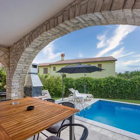 Lumare Aura - Pool, Garden, Bbq *